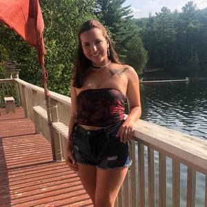 Meet your Posher, Roxanne